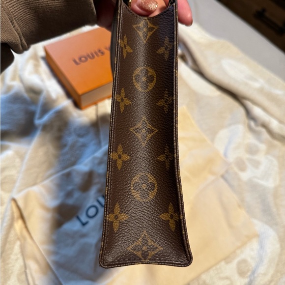 ๐ค DISCONTINUED Toiletry 26 Pouch ๐ค - Picture 12 of 14